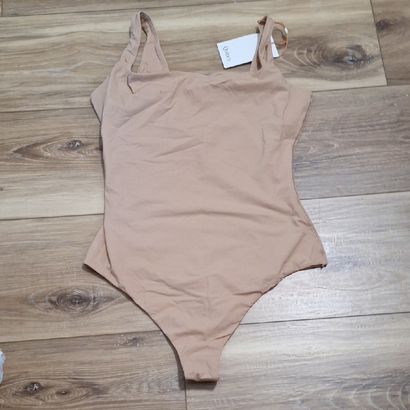 Quince Second Skin Square Neck Tank Bodysuit Mocha M NWT - Picture 2 of 6